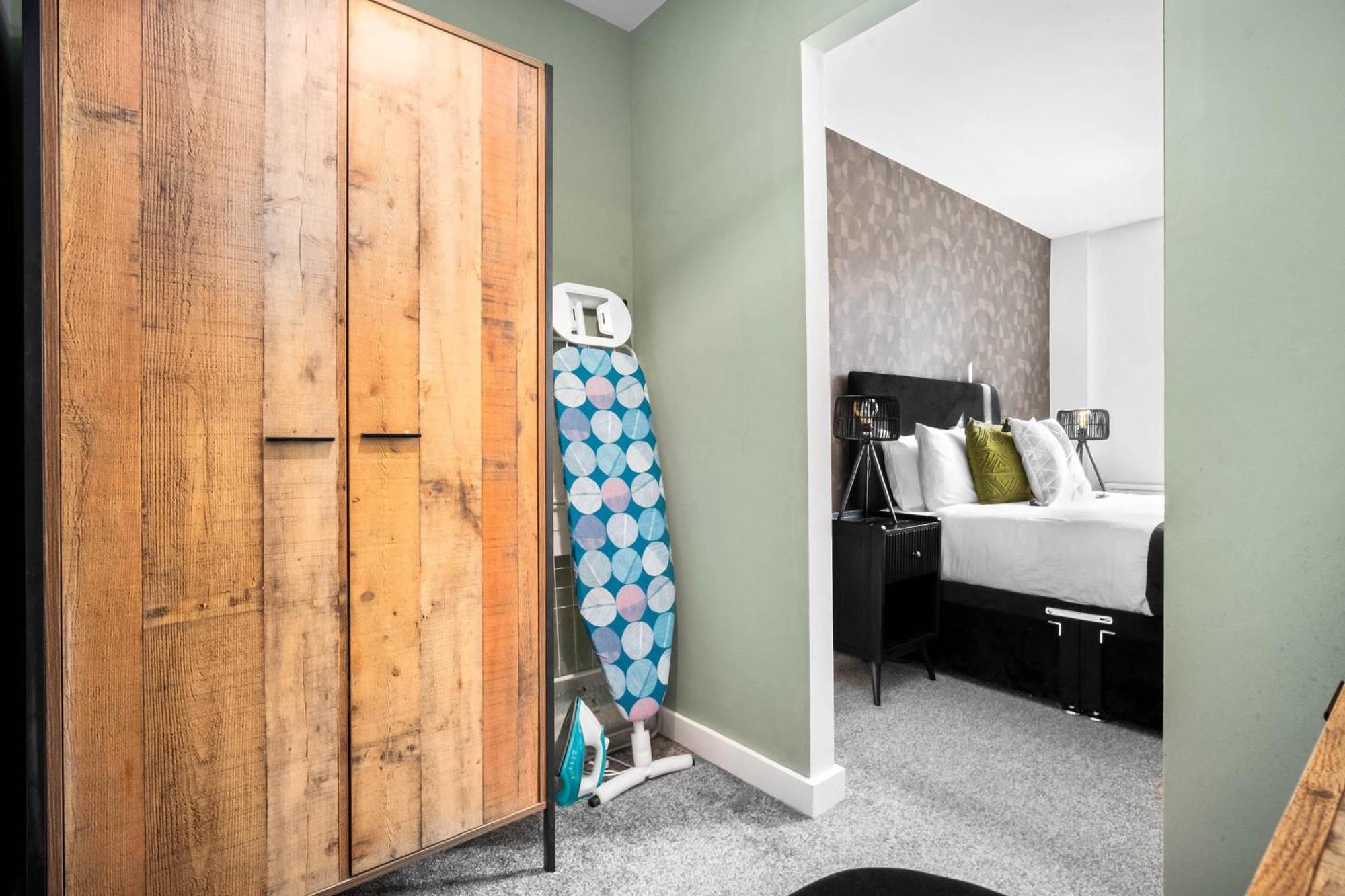 Luxury Apartment - Secure Parking - Gated Development - Near Jq & Birmingham City Centre 6Sh Extérieur photo